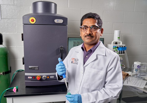 Dr. Murali Mohan Yallapu, associate professor in the Department of Immunology and Microbiology in the UTRGV School of Medicine, who is the principal investigator on ongoing research that was recently awarded a $1,453,000 grant from the Department of Health and Human Services to study aggressive and late-stage prostate cancers.