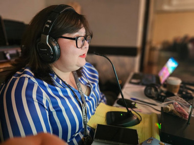 Picture of a woman working as a interpreter