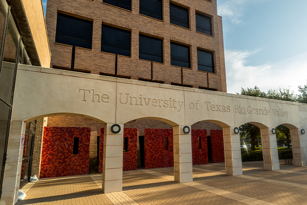Photo of the arches at the welcome center on the UTRGV Edinburg Campus.