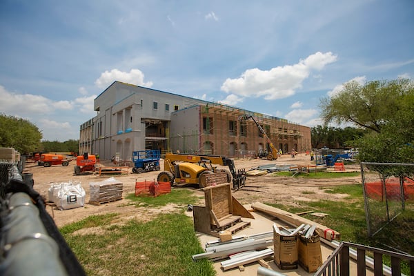 Edinburg: Interdisciplinary Engineering & Academic Building - slide 1