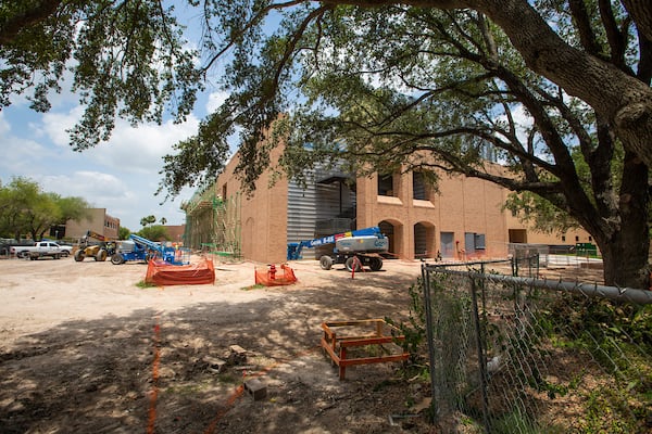 Edinburg: Interdisciplinary Engineering & Academic Building - slide 2