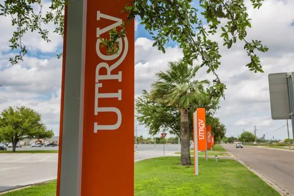 UTRGV Sign in Edinburg Parking Lot